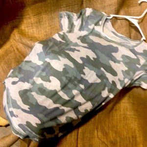 Camo Tee, scoop neck